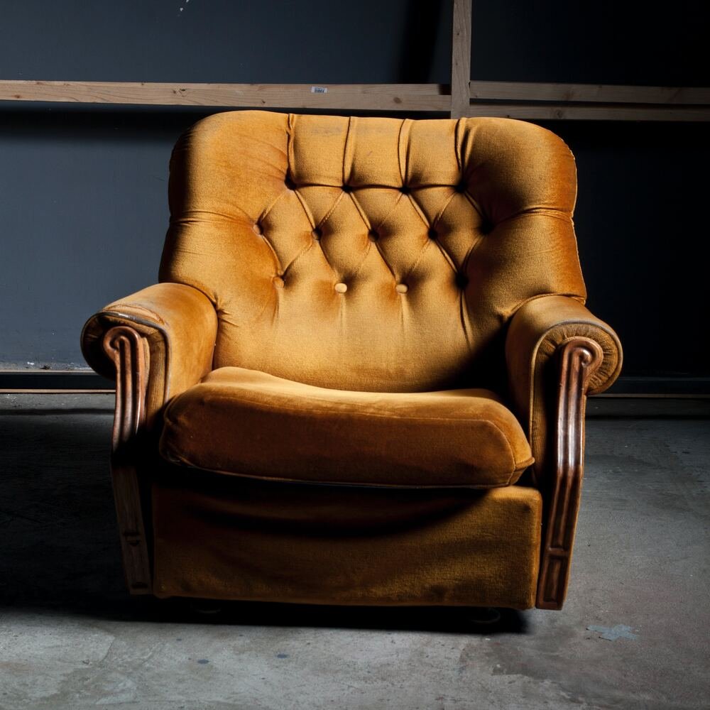 Old Chair Pre-Owned - Image 4